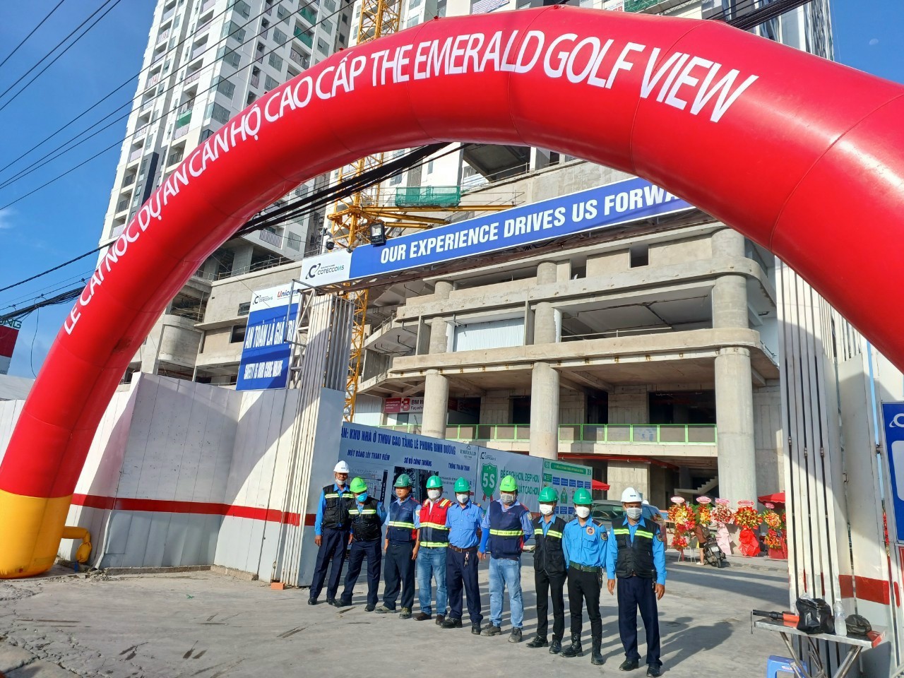 Bảo vệ Long hải trong buổi lễ cất nóc dự án lê phong bình dương
