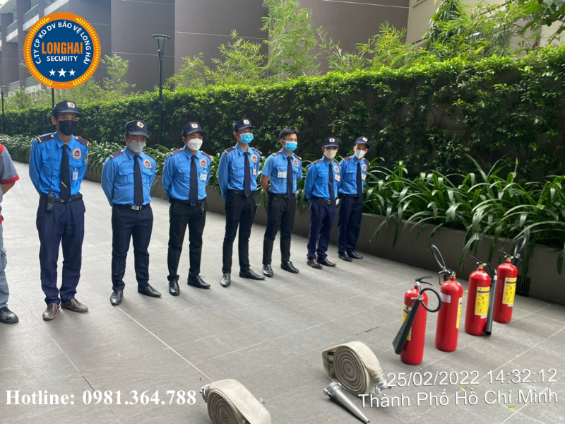 Đội ngũ bảo vệ nhà riêng tại Long Hải được đào tạo bài bản & hiện đại.