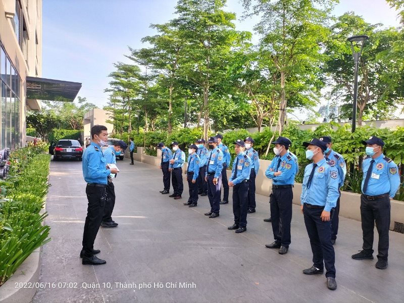 Đội ngũ bảo vệ nhanh nhẹn và tận tâm.
